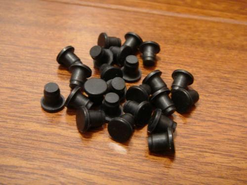 橡膠材質(zhì)物品老化,表面黏黏的怎樣解決